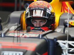 Cumplida la hora de ensayos, Max Verstappen se puso casi un segundo por encima del resto. EFE / Z. Kurtiskidze