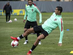 Cristiano Ronaldo, estrella del cuadro luso, podría descansar para llegar en forma a las semifinales. EFE / G. Licovski
