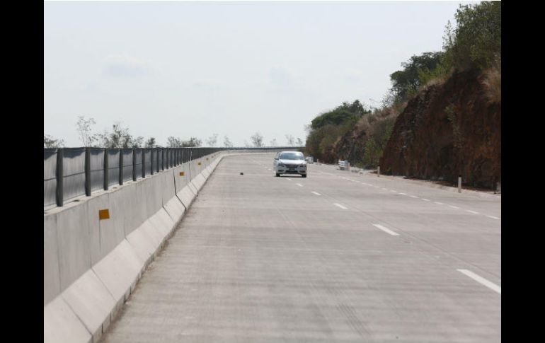 En el nuevo tramo del Macrolibramiento se prevé que el tránsito inicialmente sea de tres mil vehículos al día. EL INFORMADOR / G. Gallo