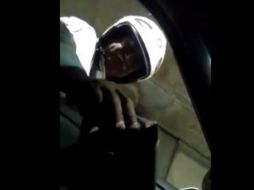 En el video no se dice por qué fue detenido el conductor. ESPECIAL /
