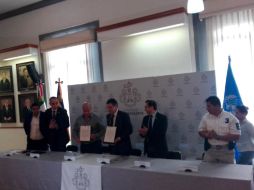 Imagen de la firma de convenio entre autoridades de Guadalajara y de la Oficina de las Naciones Unidas contra la Droga. EL INFORMADOR /