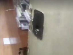 A través de un video, López-Dóriga precisó que los ladrones hurtaron laptops y celulares tras forzar la chapa de la entrada. ESPECIAL / López Dóriga