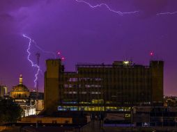 La caída de rayos sobre personas puede desencadenar un paro cardiaco y heridas. EL INFORMADOR / ARCHIVO