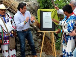 El gobernador de Jalisco durante la delaración de la Isla de los Alacranes como Patrimonio Cultural. FACEBOOK / Cultura Jalisco