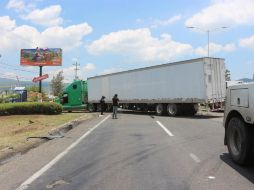 El accidente ocurrió alrededor de las 15:30 horas de este jueves a la altura del fraccionamiento Valle de las Flores. ESPECIAL /
