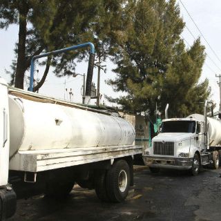 Aseguran nueve pipas con combustible robado en Edomex