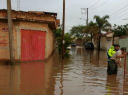 En Tlaquepaque se reportaron inundaciones en dos colonias, El Chicharrón y Ojo de Agua. TWITTER / @PCTlaquepaque