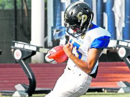 En las diagonales. El equipo de Zapopan levantó la mano en la cuarta edición del Tazón Jalisco Juvenil. EL INFORMADOR / A. Camacho