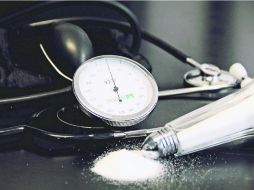 Con sólo bajar un gramo en la ingesta diaria de sal se puede retrasar la hipertensión y la retención de líquidos. ESPECIAL /