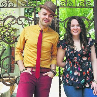 Dan 'Un besito más' a los inmigrantes