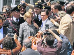 Rodaje. Michelle Williams y Mark Wahlberg en una de las escenas filmadas en Roma. ESPECIAL /