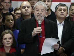 ''No sé cómo alguien consigue escribir casi 300 páginas para no decir absolutamente nada contra la persona que quiere acusar'', dijo. AFP / M. Schincariol