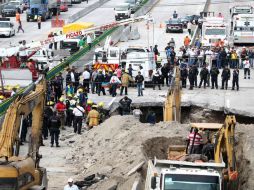 La vía fue cerrada luego de que se formara un socavón donde fallecieron dos personas. SUN / ARCHIVO