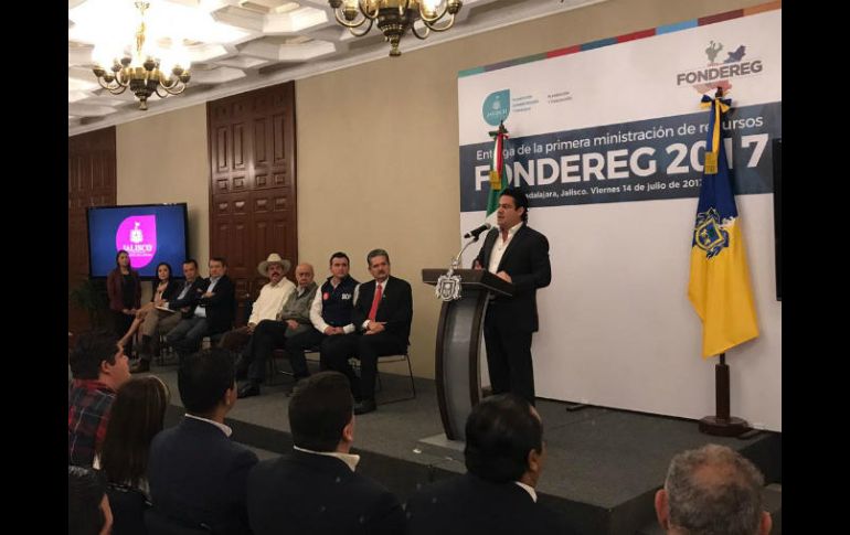 El llamado lo hace en Casa Jalisco, cuando alcaldes acuden a recibir recursos por parte del Fondereg. TWITTER / @NetzaOrnelas