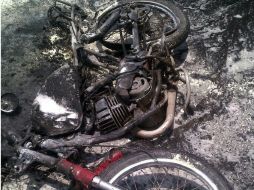 El conductor presenta quemaduras en el 90% de su cuerpo y fue trasladado en condición grave a recibir atención. ESPECIAL /