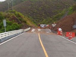 Hasta el momento se desconoce el tiempo que la vía permanecerá cerrada. ESPECIAL /