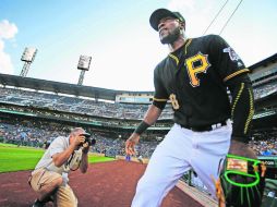 De regreso. El dominicano Starling Marte salta al diamante tras una suspensión de 80 partidos por dopaje. AP /