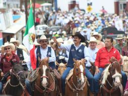 El mandatario capitalino acompañó al gobernador Javier Corral y al alcalde Alfredo Lozoya en el último tramo. TWITTER / @Javier_Corral