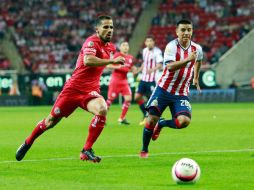 El ‘Pelado’ apostó por tres canteranos para iniciar el torneo Apertura 2017 ante los Diablos Rojos. En la foto, Fernando Beltrán. AFP / A. Zorrero