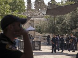 La Cruz Roja confirmó que paramédicos atendieron a un hombre de alrededor de cuarenta años en la calle Arlozorov. EFE / A. Safadi