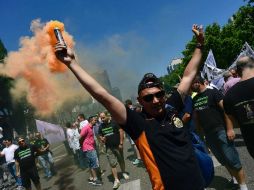 Taxistas piden que se cumpla la normativa que regula las empresas de vehículos de alquiler. AFP / P. Marcou