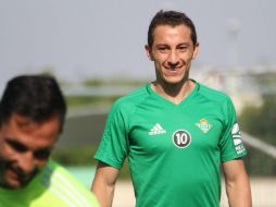 Guardado llega al Betis proyectándose para ser titular en el medio campo. TWITTER / @RealBetis