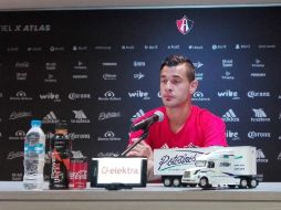 ''Yo trabajo día a día para ser el mejor delantero de México lo mismo que el 'Chavo', lo dije muchas veces'', señala el delantero. EL INFORMADOR / J. Robles