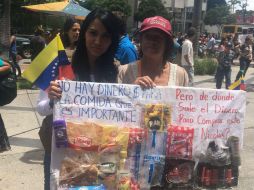 Delsa Solórzano (i), diputada opositora del Parlamento venezolano, fue una de las que agradeció el respaldo. TWITTER / @delsasolorzano