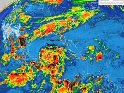 Los modelos meteorológicos indican que estaría ingresando entre las 00:00 y las 02:00 horas de este martes, por la región de Mahuhual. NTX / SMN
