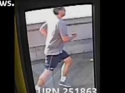 La policía difundió imágenes de cámaras de vigilancia del incidente en el puente Putney. YOUTUBE / euronews (en español)