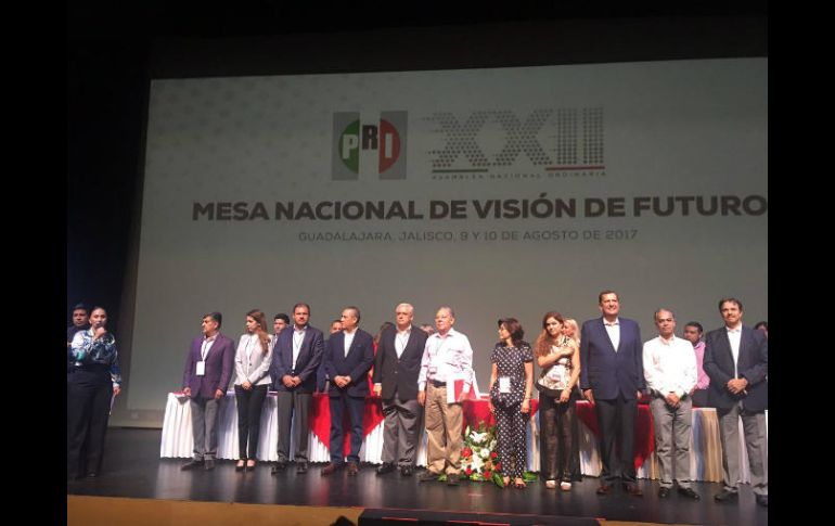 Beltrones resalta que serán la juventud y la experiencia las claves para un buen candidato, ya que eso es lo que busca la sociedad. TWITTER / @MFBeltrones