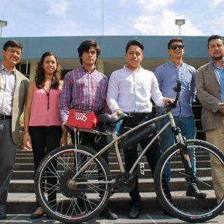 Alumnos de Universidad de Querétaro presentan bicicleta eléctrica