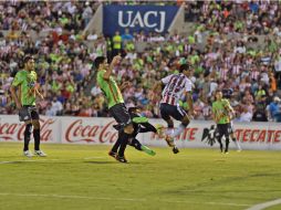 José Macías se anticipó a la zaga y remató el balón de pierna derecha para vencer al portero juarense. MEXSPORT / S. Ramirez
