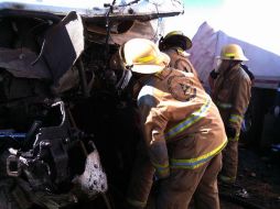 Protección civil, Cruz roja y elementos de la policía municipal arribaron al lugar del incidente. EL INFORMADOR / ARCHIVO