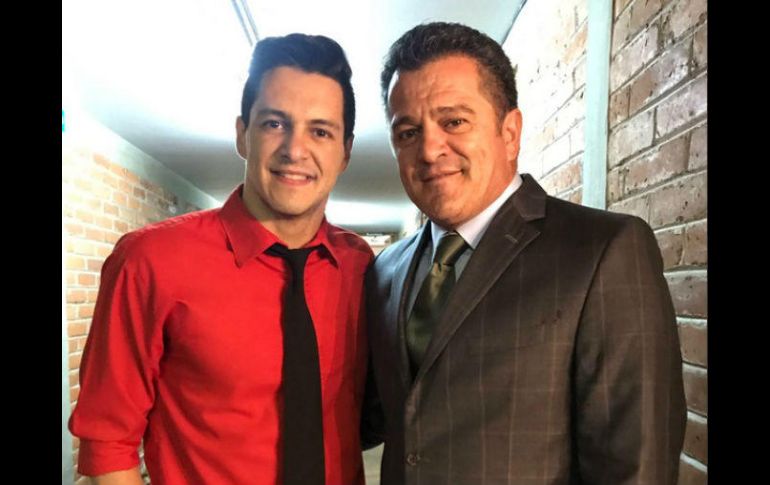 ''Él se decidió por esto y sé que lo hace con pasión y le gusta'', dice Carlos Hermosillo. TWITTER / mentirasmexico