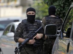 Anoche, un presunto yihadista mató a puñaladas a un agente de policía antes de ser abatido. AP / ARCHIVO