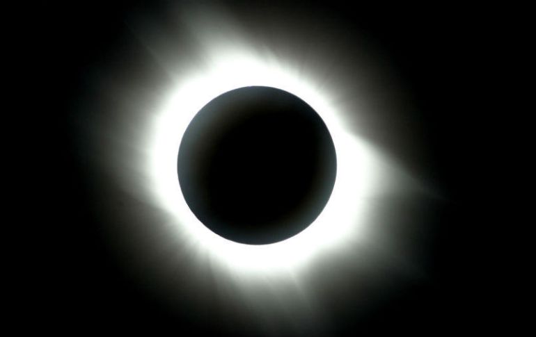 Recomiendan observar el fenómeno con filtros para soldar del número 14. AFP / ARCHIVO