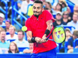 Nick Kyrgios regresa una bola al español David Ferrer, a quien derrotó ayer en las Semifinales del Masters de Cincinnati. EFE /