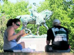La intención de derribar una estatua de un confederado originó el caos en Charlottesville. AP /