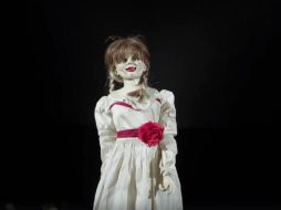 Una replica de la muñeca salta durante los cortos previo a la función y hace gritar al público. FACEBOOK / Cinemex
