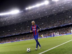 El club español depositió la prima ante notario, condicionando su entrega a la permanencia del brasileño en el Barcelona. AFP / ARCHIVO