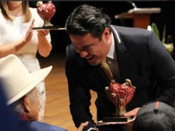 El gobernador de Jalisco, Aristóteles Sandoval, durante la entrega de reconocimientos en el Teatro Degollado. TWITTER / @AristotelesSD