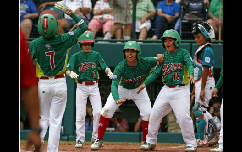 El equipo mexicano consumó su tercera blanqueada consecutiva. AP / G. J. Puskar