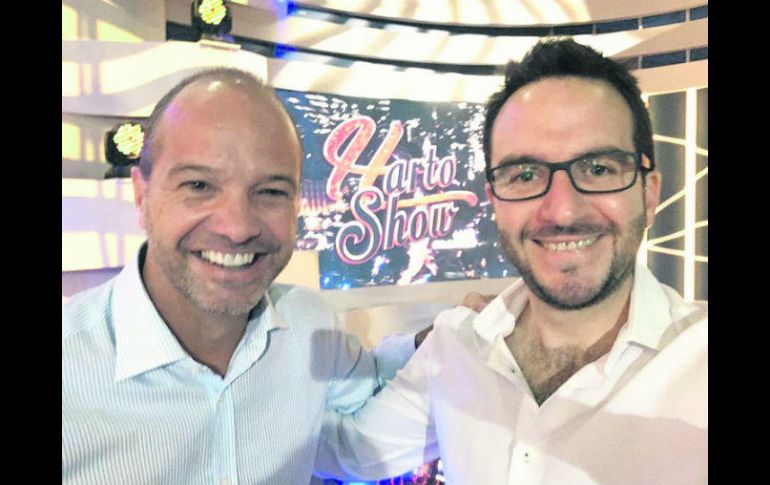 Dupla. Luis García y Piolo Juvera durante la grabación del piloto de 'Harto Show'. ESPECIAL /