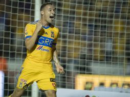 Jesús Dueñas celebra su gol ante Lobos. MEXSPORT / J. Martínez