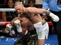 'Money' Mayweather se impuso a McGregor en una contienda que desató todo tipo de comentarios. AFP / E. Miller