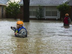 Los meteorólogos dijeron que las lluvias continúan azotando el sureste de Texas y el sur de Luisiana. AFP / E. Schlegel