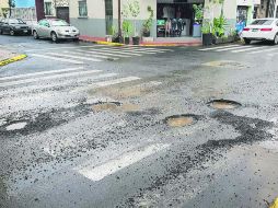 Estrenón. Las vías que fueron repavimentadas hace siete meses no aguantaron el primer temporal. EL INFORMADOR / E. Mora