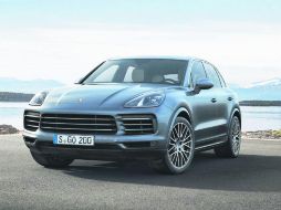 Los faros ovalados sufren ligeros cambios, así como la fascia delantera, adornados por elementos más generosos. ESPECIAL / Porsche