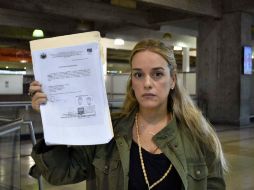 Dice ‘La dictadura me prohibió salir del país para que no denunciara ante el mundo la crisis que estamos viviendo’. TWITTER / @liliantintori